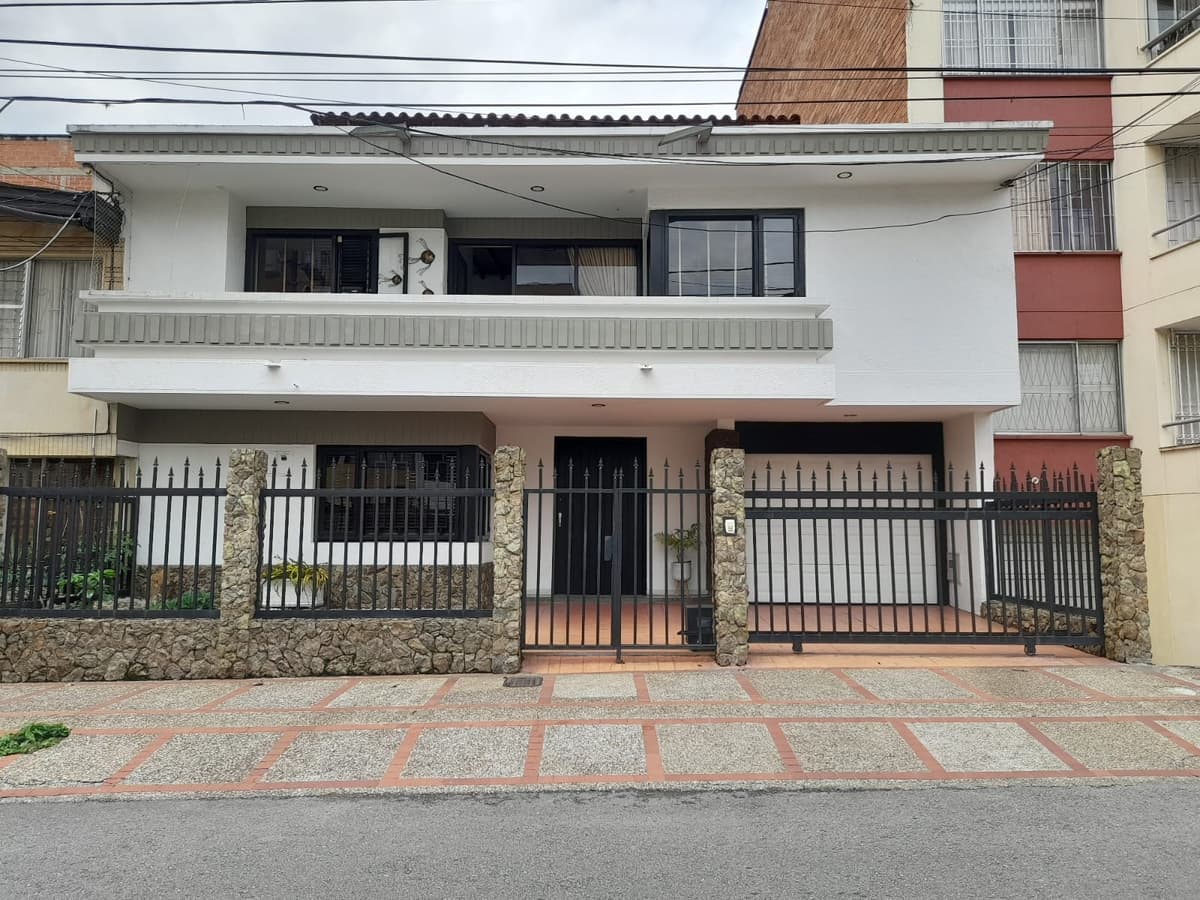 LAURELES, MEDELLÍN