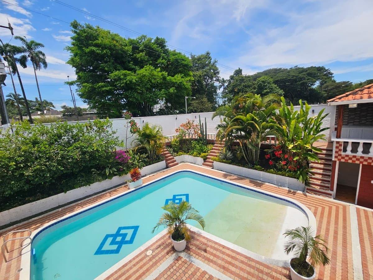 CERRITOS, PEREIRA