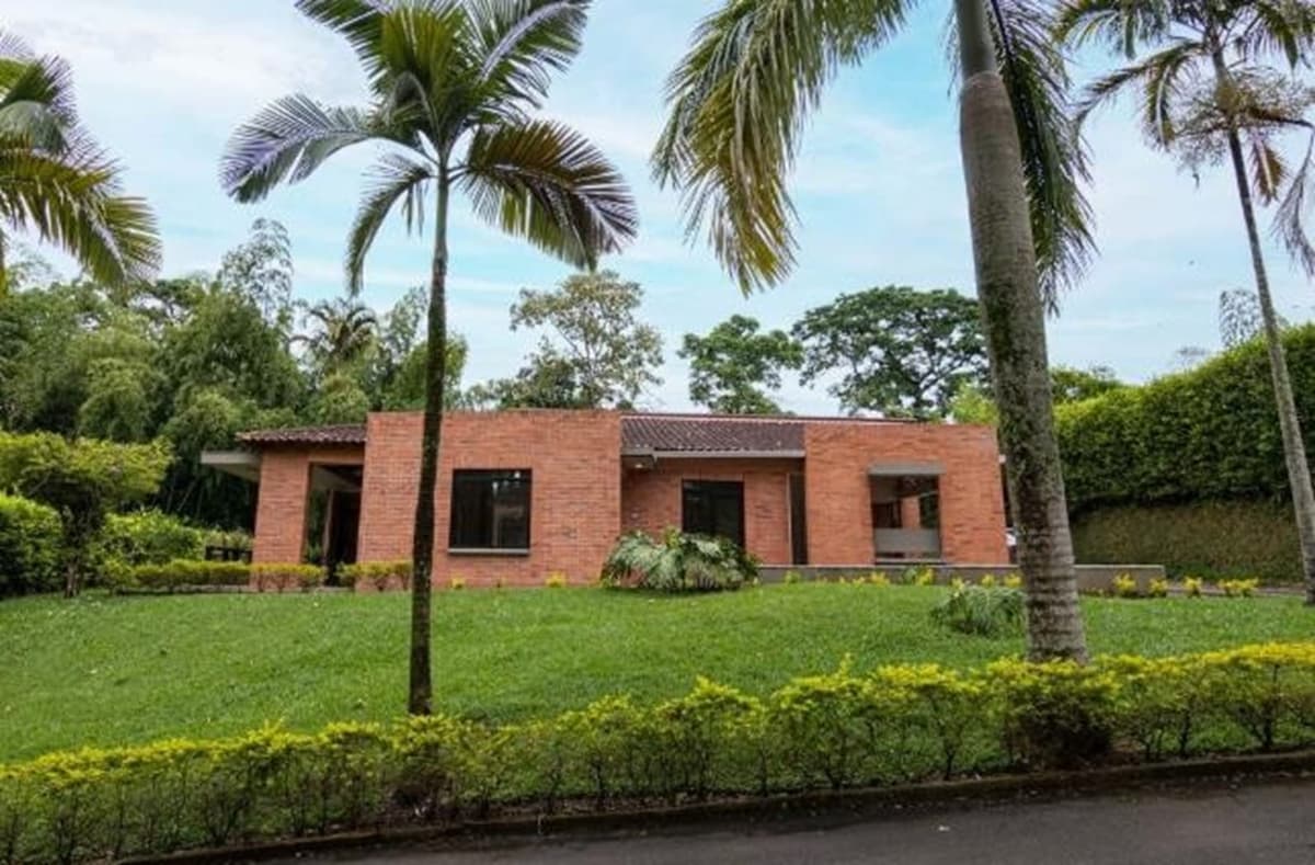 CERRITOS, PEREIRA