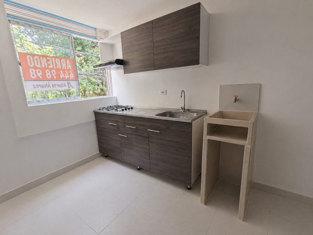 LAURELES, MEDELLÍN
