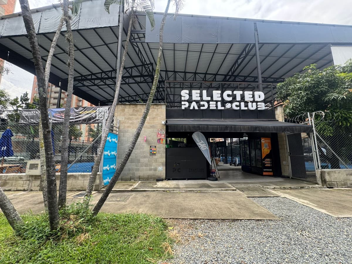 LAURELES, MEDELLÍN