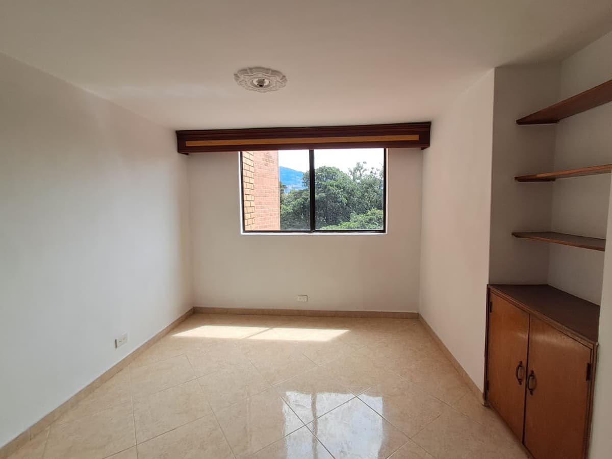 LAURELES, MEDELLÍN