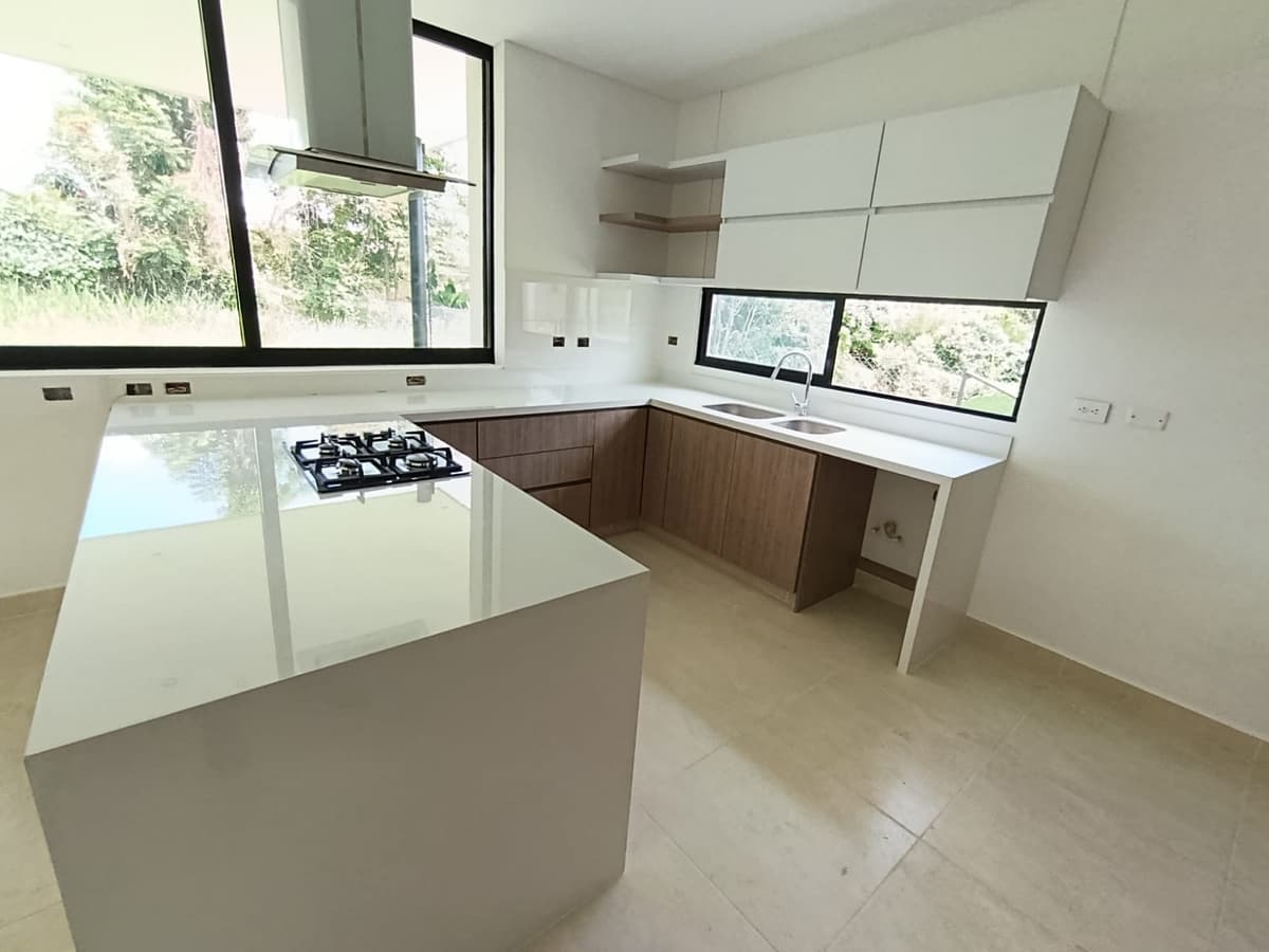 CERRITOS, PEREIRA