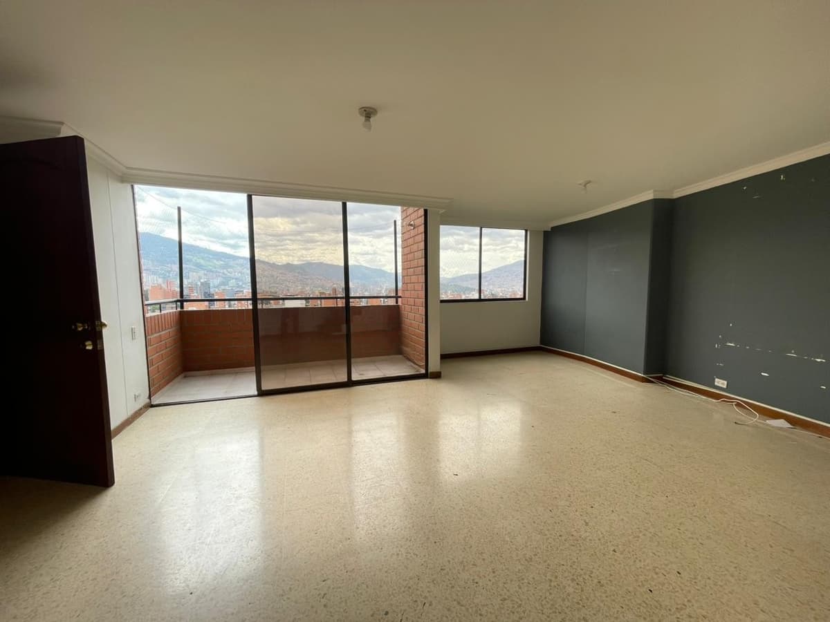LAURELES, MEDELLÍN