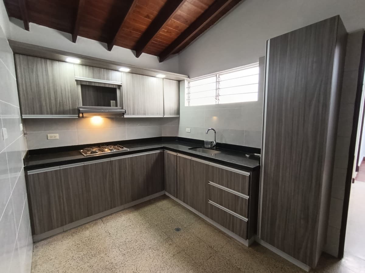 LAURELES, MEDELLÍN