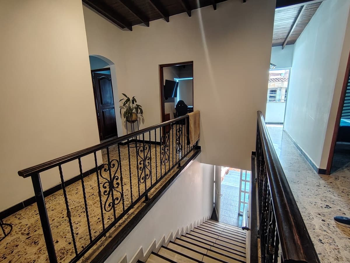 LAURELES, MEDELLÍN